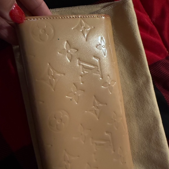 Louis Vuitton Vernis Sarah Wallet - Picture 11 of 14
